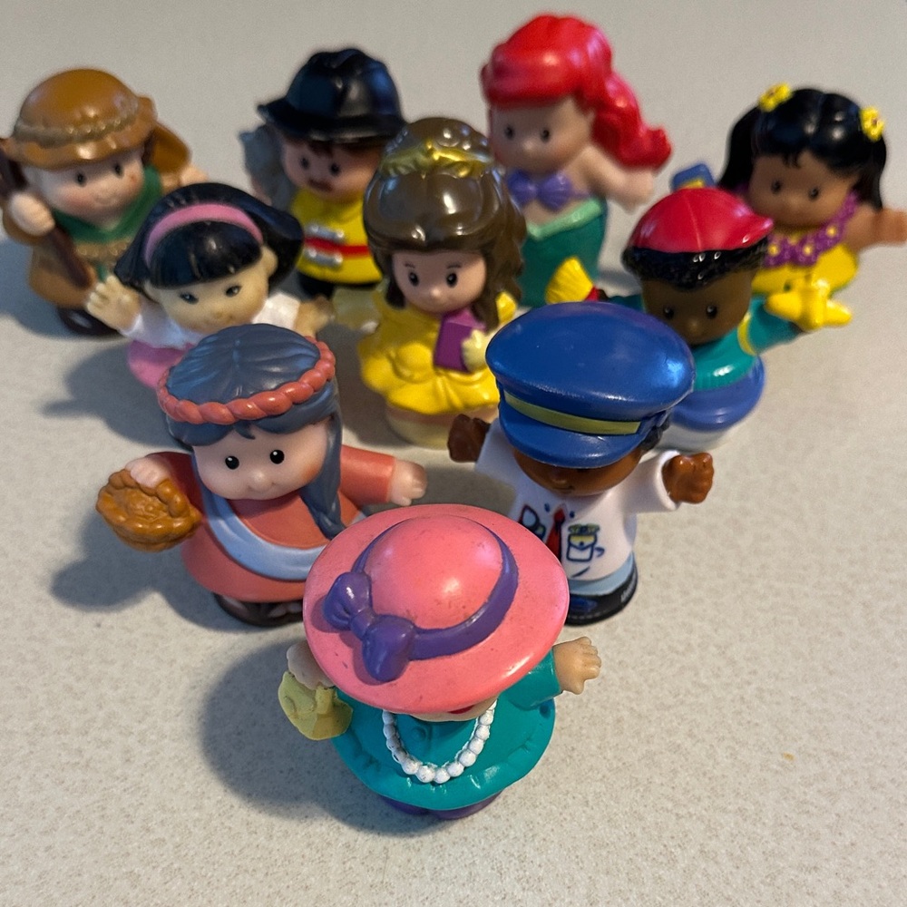 Vintage Fisher Price chunky little people 10 different figures
